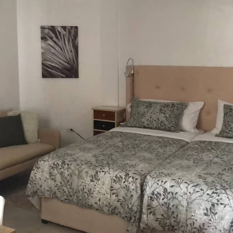 bedroom with two twin sized beds